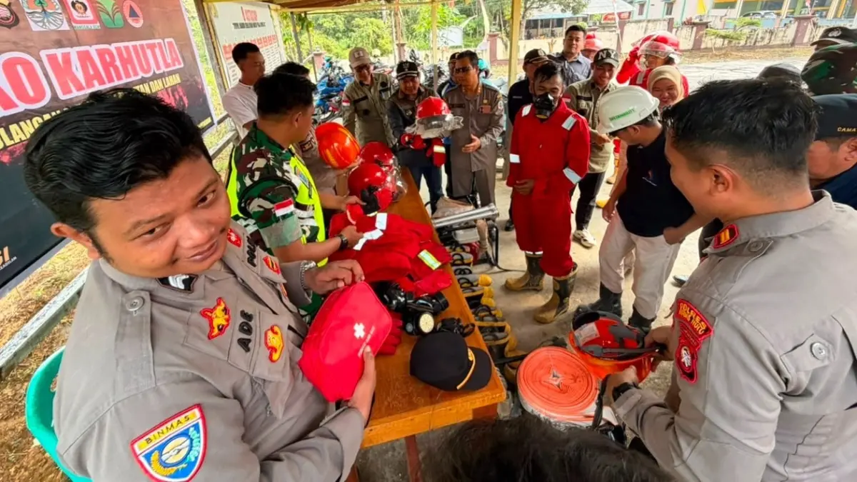 Pemeriksaan alat untuk pencegahan dalam menghadapi Karhutla di Kecamatan Pengkadan. (ISTIMEWA)