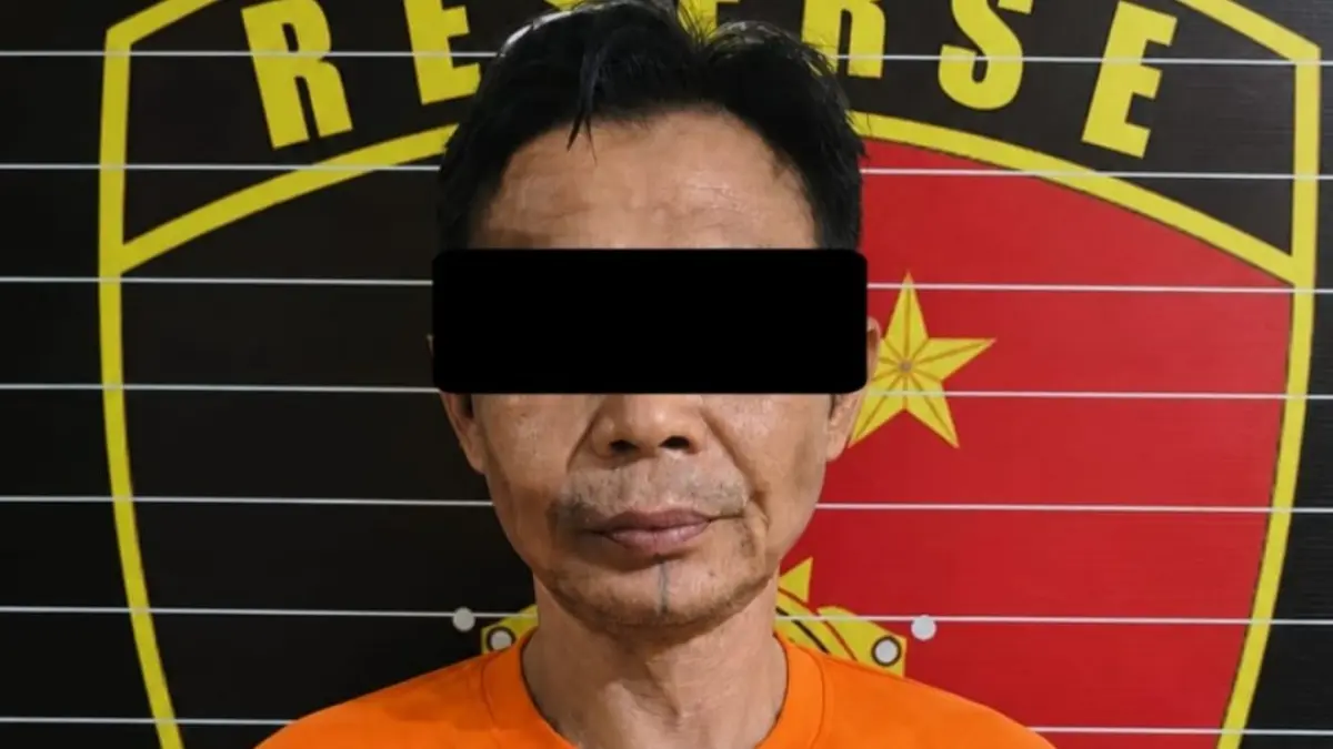 Tersangka berinisial DPS alias AS (47)