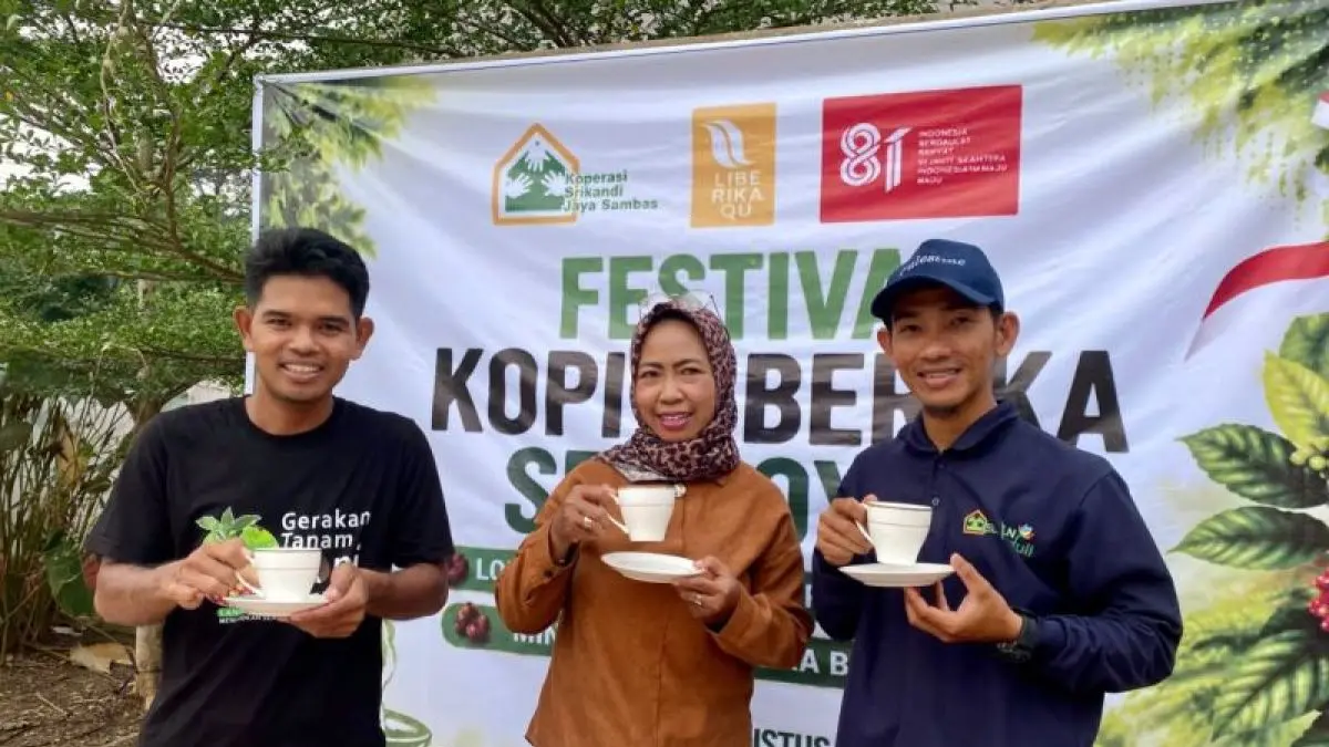 Merasakan nikmatnya secangkir kopi Liberika di Festival Kopi Liberika Sendoyan, Sambas (17/8/2026) (ANTARA)