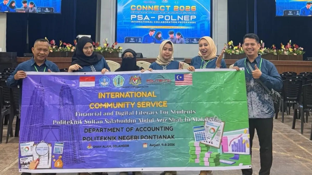 Tim PKM Internasional Jurusan Akuntansi POLNEP bersama mahasiswa Politeknik Sultan Salahuddin Abdul Aziz Shah (PSA) seusai kegiatan literasi keuangan dan digital di Shah Alam, Selangor, Malaysia.