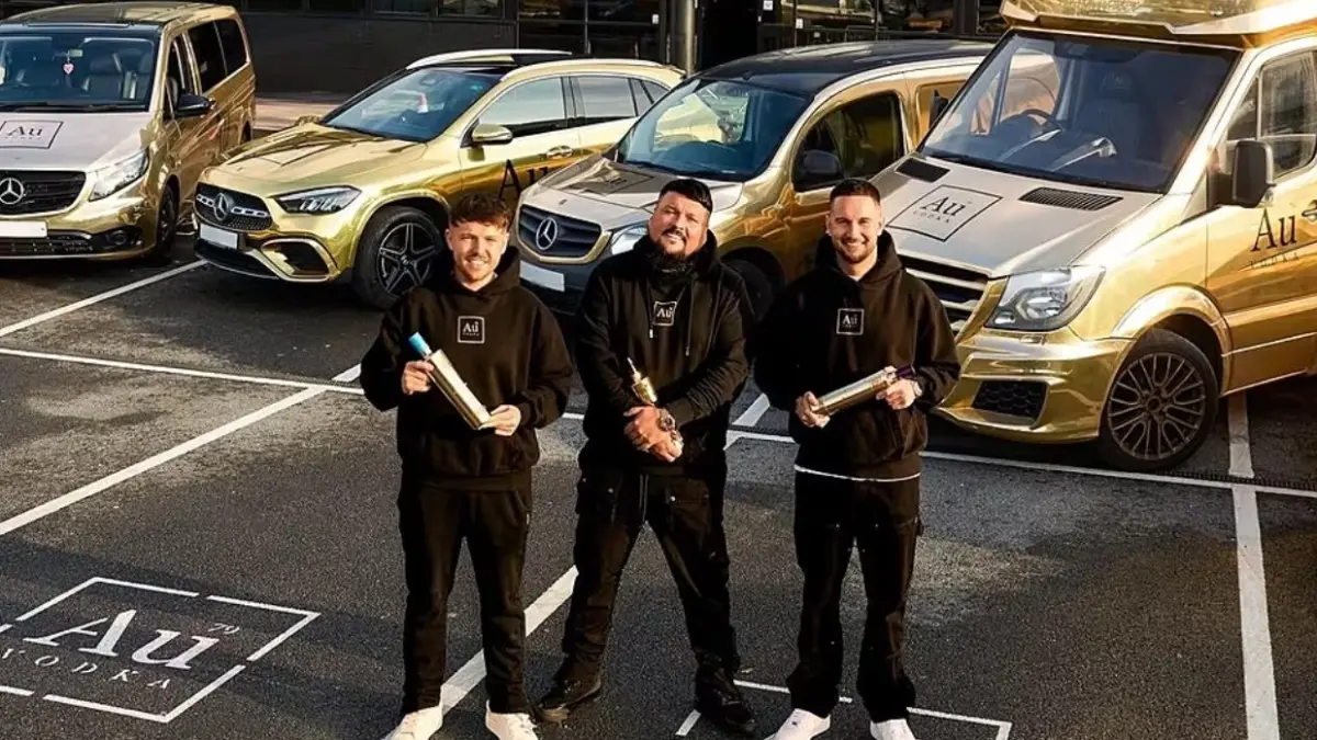 Charlie Morgan (kiri), Charlie Sloth and Jackson Quinn (kanan). (Au Vodka/PA/breakingnews.ie)