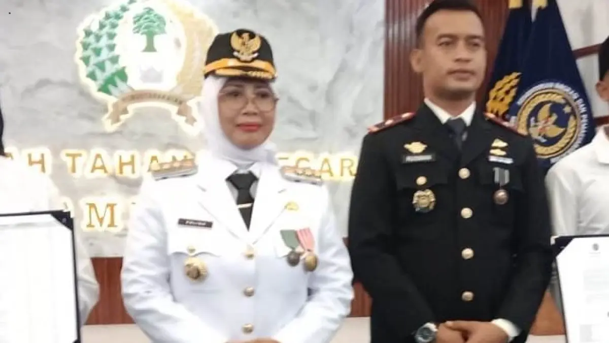 Bupati Mempawah Erlina di Rutan Kelas 2B Mempawah untuk menyerahkan remisi.