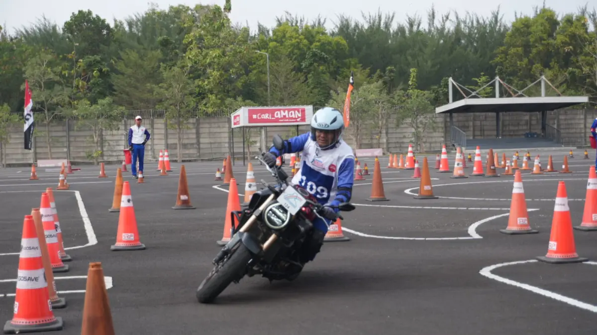 Instruktur safety riding Honda terbaik se-Indonesia berkompetisi pada kegiatan AHSRIC 2026 yang digelar 4-7 Agustus 2026 di Astra Honda Motor Safety Riding Park, Deltamas, Cikarang.