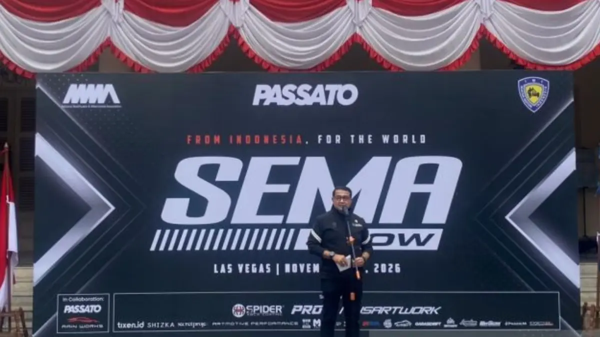 Menteri Ekonomi Kreatif/Kepala Badan Ekonomi Kreatif Teuku Riefky Harsya pada saat acara pelepasan mobil modifikasi anak bangsa ke SEMA Show 2026 di, Gedung Joang 45, Jakarta, Rabu (19/8). (ANTARA/Chairul Rohman)