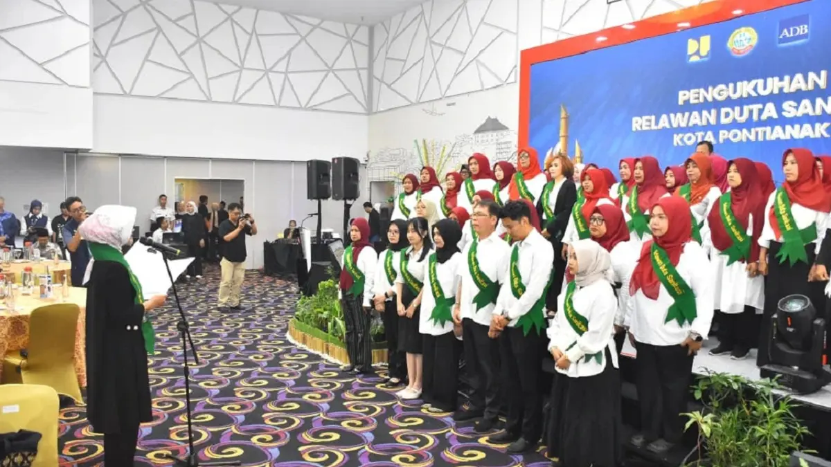 Pengukuhan relawan duta sanitasi untuk membantu edukasi Sistem Pengelolaan Air Limbah Domestik Terpusat (SPALD-T) usai Kick-off Pembangunan SPALD-T Kota Pontianak di Hotel Ibis, Rabu (19/8/2026). (Pemkot Pontianak)