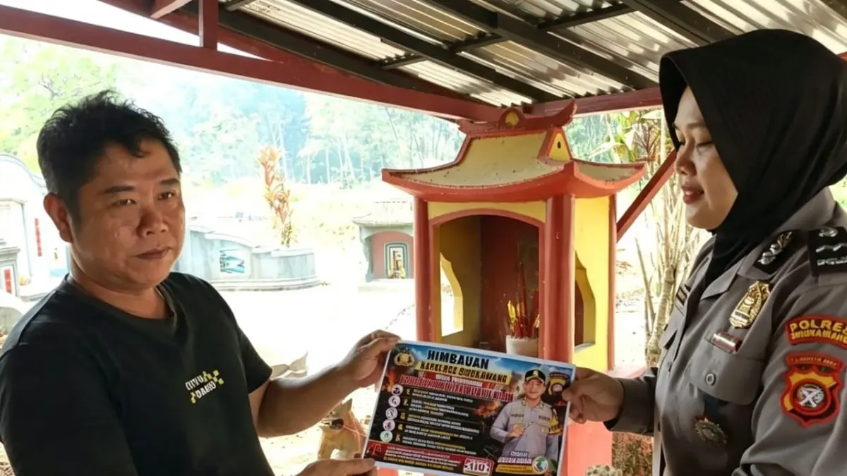 Satbinmas Polres Singkawang melaksanakan edukasi pencegahan karhutla, Selasa (18/8). 