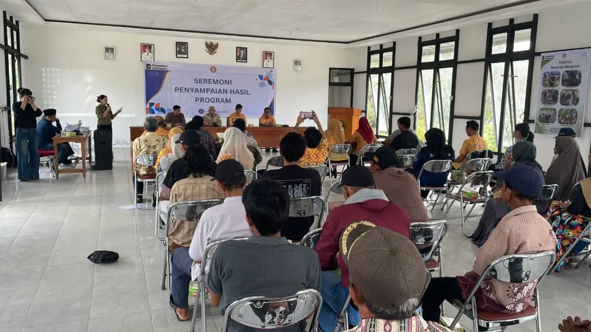 Suasana Seremoni Penyampaian Hasil Program Restorasi Mangrove dan Silvofishery Kuala Satong Tahap 2 Tahun 2026 di Gedung Serbaguna “Pulau Sempadi”, Kecamatan Matan Hilir Utara, Kabupaten Ketapang, Kamis (13/8/2026). Kegiatan ini menjadi momentum untuk menyampaikan hasil dan capaian program sekaligus memperkuat komitmen bersama dalam menjaga kelestarian ekosistem mangrove dan memberdayakan masyarakat pesisir.