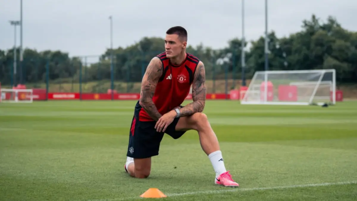 Benjamin Sesko berpeluang masuk skuad Manchester United saat menghadapi Hull City pada laga pembuka Premier League 2026/27. (IG@benjaminsesko)
