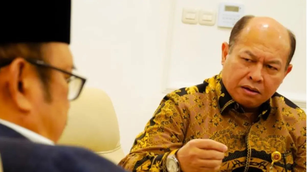 Direktur Utama PT PAL Indonesia Kaharuddin Djenod saat berjumpa Menteri Perencanaan Pembangunan Nasional (PPN)/Kepala Badan Perencanaan Pembangunan Nasional (Bappenas) Rachmat Pambudy di Gedung Bappenas, Jakarta. (ANTARA/HO- (Bappenas)
