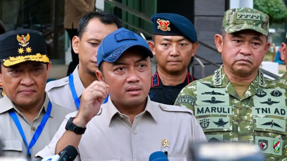 Menteri Sekretaris Negara (Mensesneg) Prasetyo Hadi memberikan keterangan media usai mengikuti rapat koordinasi penanganan kebakaran hutan dan lahan (karhutla) di Palangkaraya, Kalimantan Tengah, Sabtu (22/8/2026). (ANTARA/HO-BPMI Sekretariat Presiden)