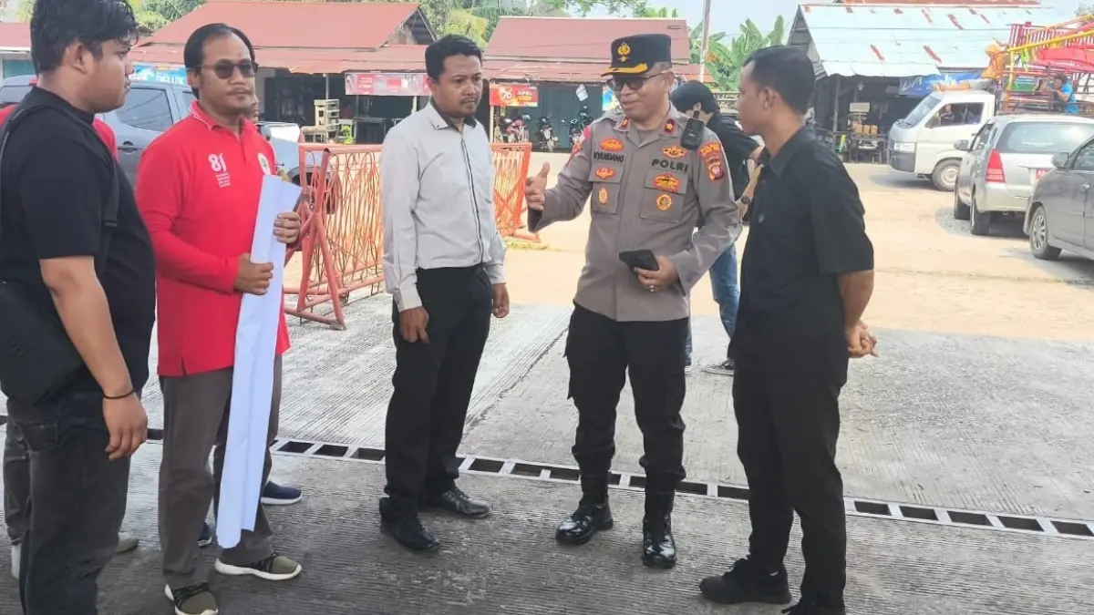 Tim Operasi Terpadu Kabupaten Kapuas Hulu melaksanakan kegiatan penertiban dan pengawasan pendistribusian Bahan Bakar Minyak (BBM) bersubsidi di sejumlah SPBU yang berada di Kecamatan Putussibau Utara dan Kecamatan Putussibau Selatan.   (ISTIMEWA)