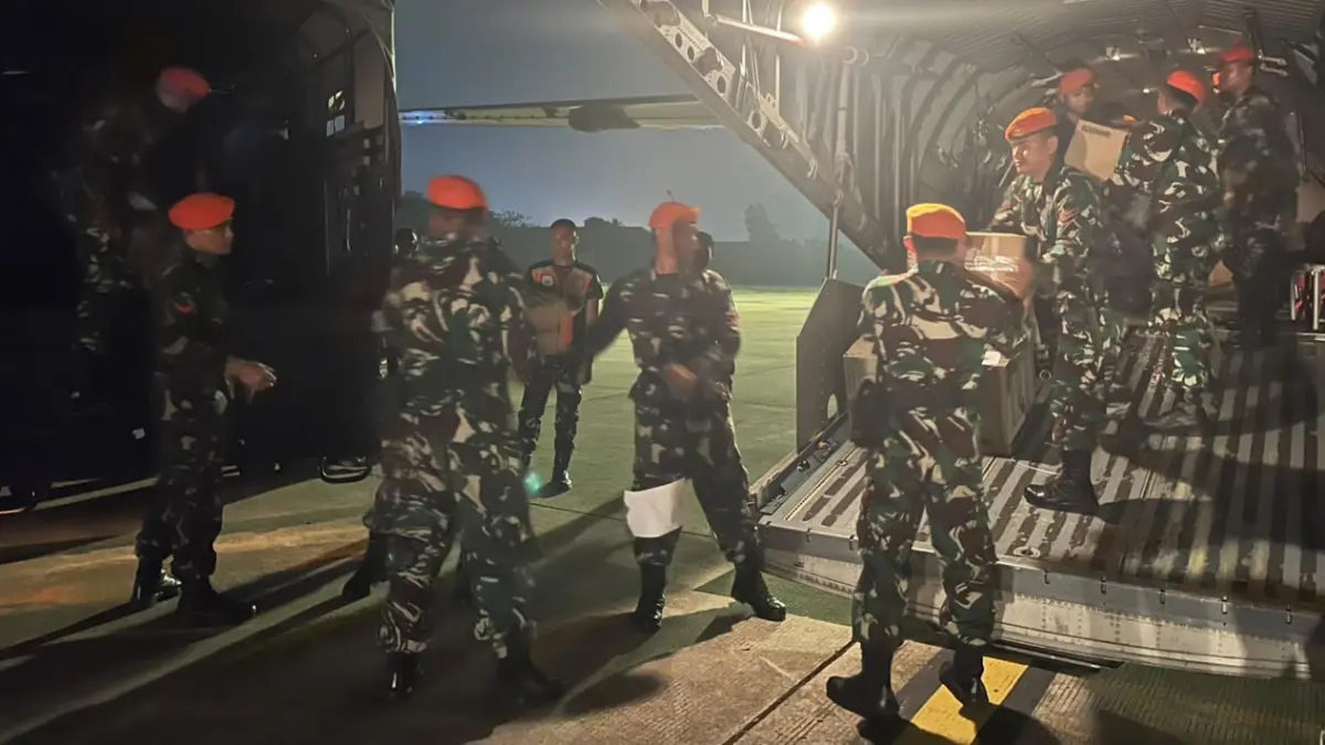 Bantuan Alat Pemadam Tiba di Bandara Supadio, Yon Parako 466 Pasgat Turun Tangan
