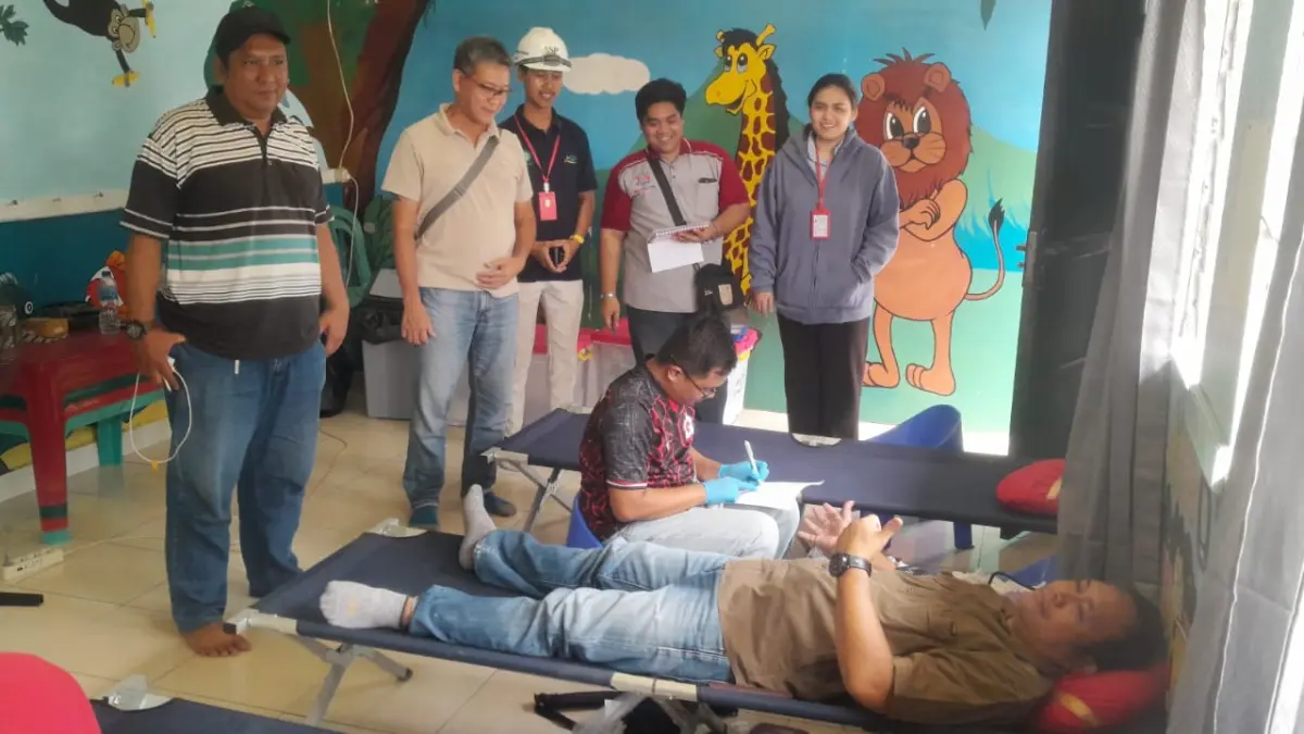 GMP ASP Group Regional Sambas saat melihat langsung pelaksanaan donor darah.  