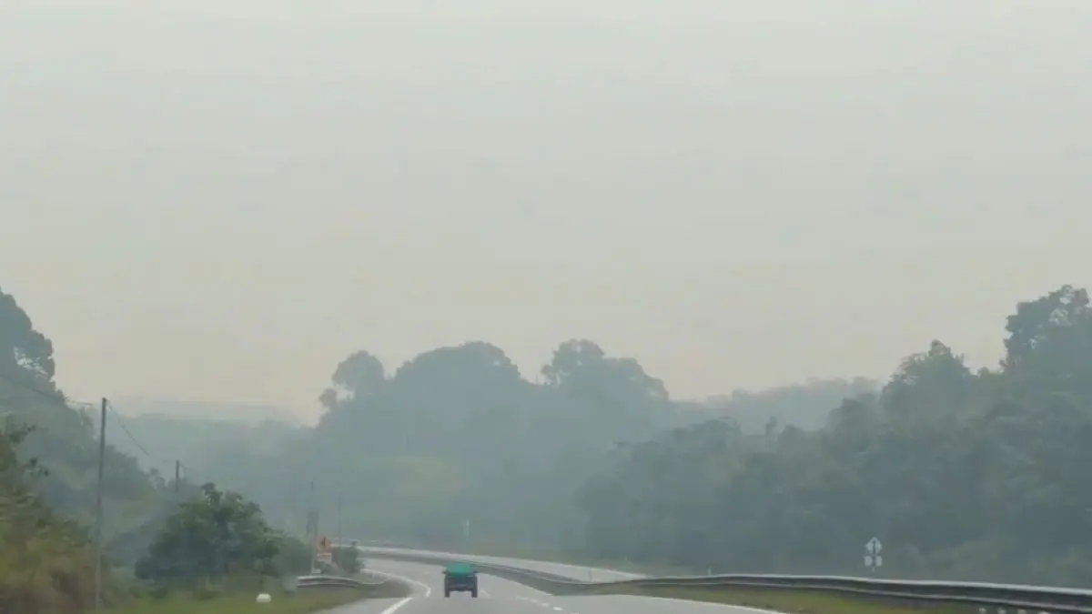 Suasana kabut asap di Betong, Sarawak, Malaysia baru-baru ini. (Bernama)