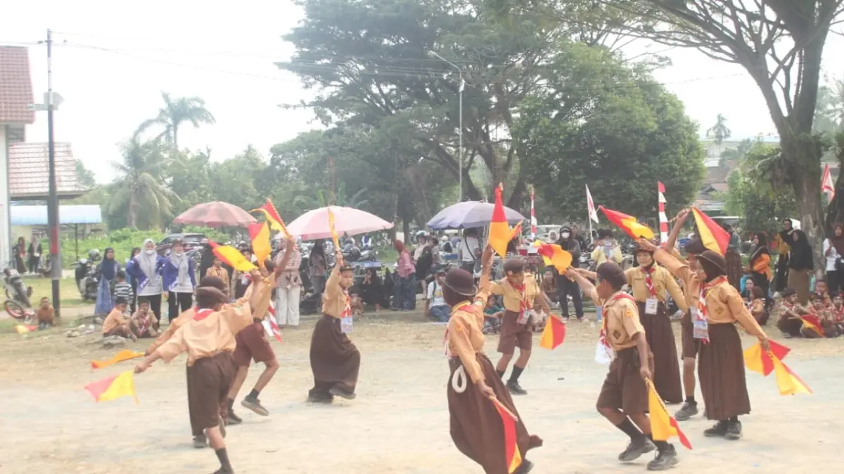 Perlombaan dalam rangka Hari Pramuka di Sungai Pinyuh.