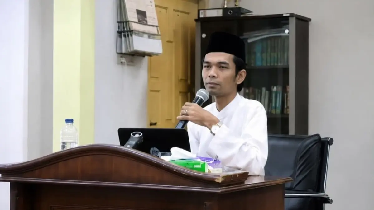 Ustaz Abdul Somad membahas sosok Al-Malik Muzaffar dan sejarah awal penyelenggaraan Maulid Nabi.
