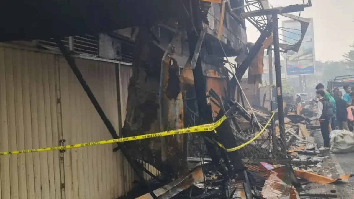 Kondisi sejumlah ruko di Jalan Barito Pontianak usai terbakar pada Rabu (26/8) dini hari. (POLSEK PONTIANAK SELATAN)