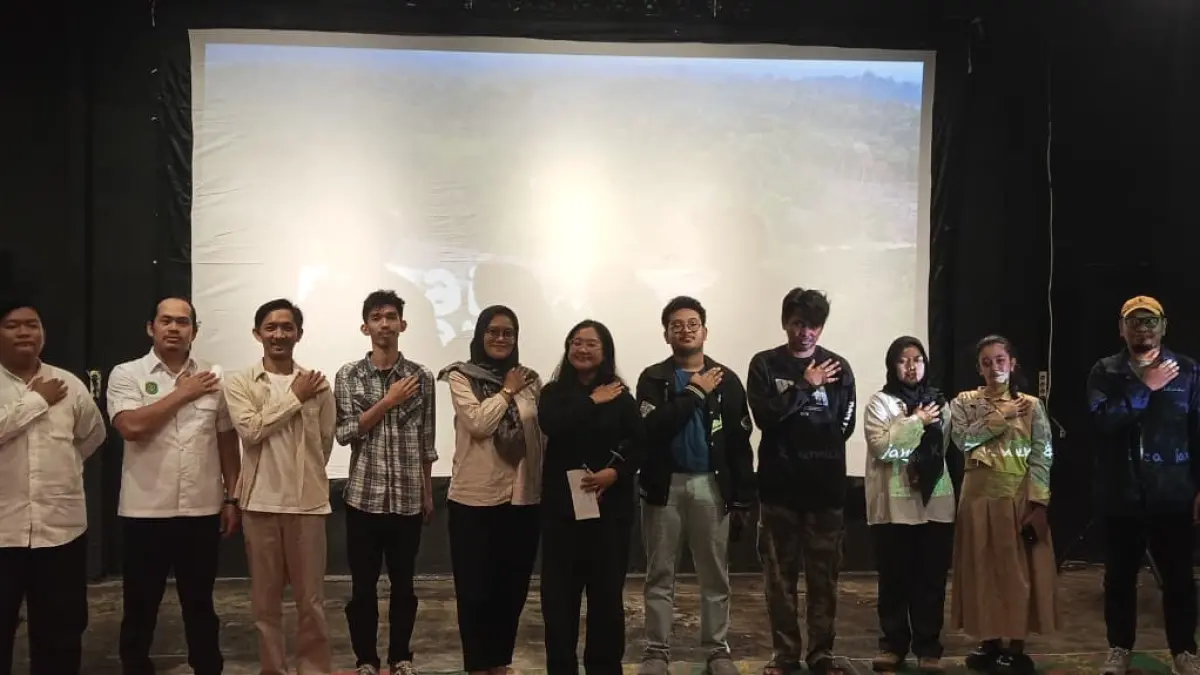 Nanang Wahyudi H., pada pameran bertajuk "Visual Tradisi Kebudayaan Kalimantan Barat, di Pontianak, Senin (24/8/2026). (DANANG PRASETYO)
