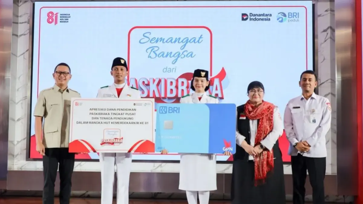 Paskibraka asal Pontianak, menerima apresiasi dana pendidikan dari BRI setelah menuntaskan tugas sebagai Paskibraka Tingkat Pusat 2026.