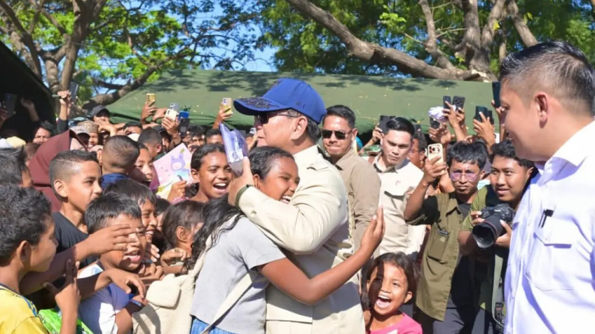 Presiden Prabowo Subianto meninjau posko pengungsian di Lapangan Berdikari, Kabupaten Nagekeo, Provinsi Nusa Tenggara Timur (NTT), pada Rabu, 26 Agustus 2026. (Foto: BPMI Setpres/Rusman)