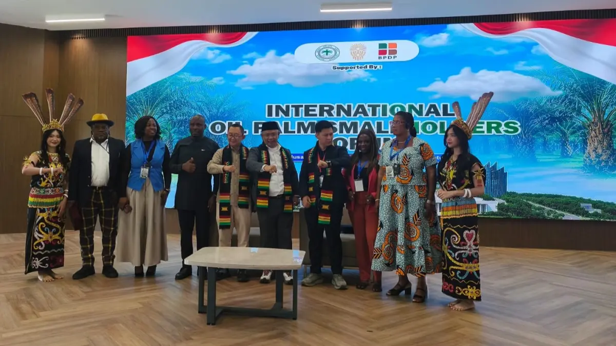 Peserta International Oil Palm Smallholders Forum 2026 dari berbagai negara mengikuti forum di Ibu Kota Nusantara (IKN), Kalimantan Timur, Kamis (27/8). Forum tersebut melahirkan koalisi petani sawit dunia atau WCOPS. (FOTO PONTIANAK POST/AGUNG RAJALI SAPUTRA)