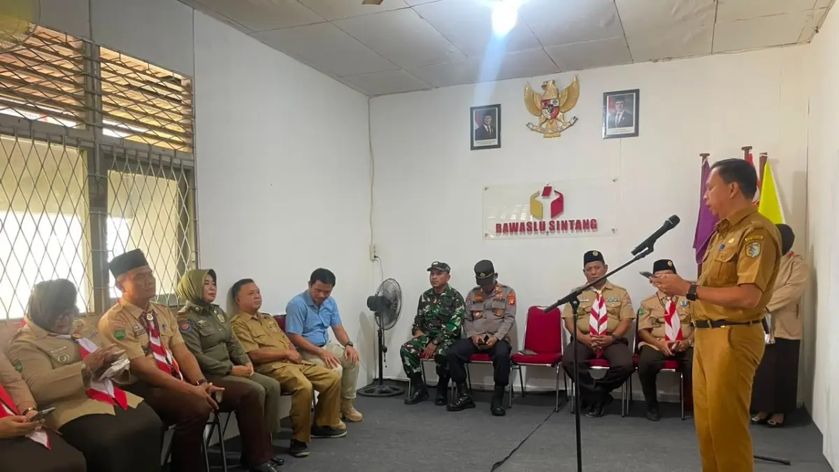 Staf Ahli Bupati Sintang Bidang Hukum, Politik dan Pemerintahan, Asmidi.