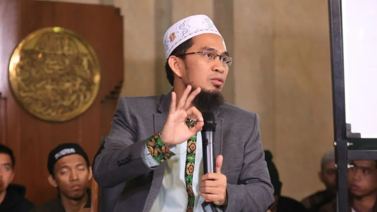 Ustaz Adi Hidayat menjelaskan tiga cara Allah menjawab doa yang dipanjatkan seseorang.