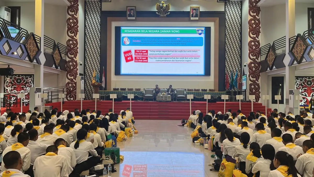 Mahasiswa baru Universitas Panca Bhakti (UPB) Pontianak mengikuti pembekalan wawasan kebangsaan dan literasi digital dalam kegiatan PKKMB di Convention Center UPB Pontianak, Kamis (27/8/2026).