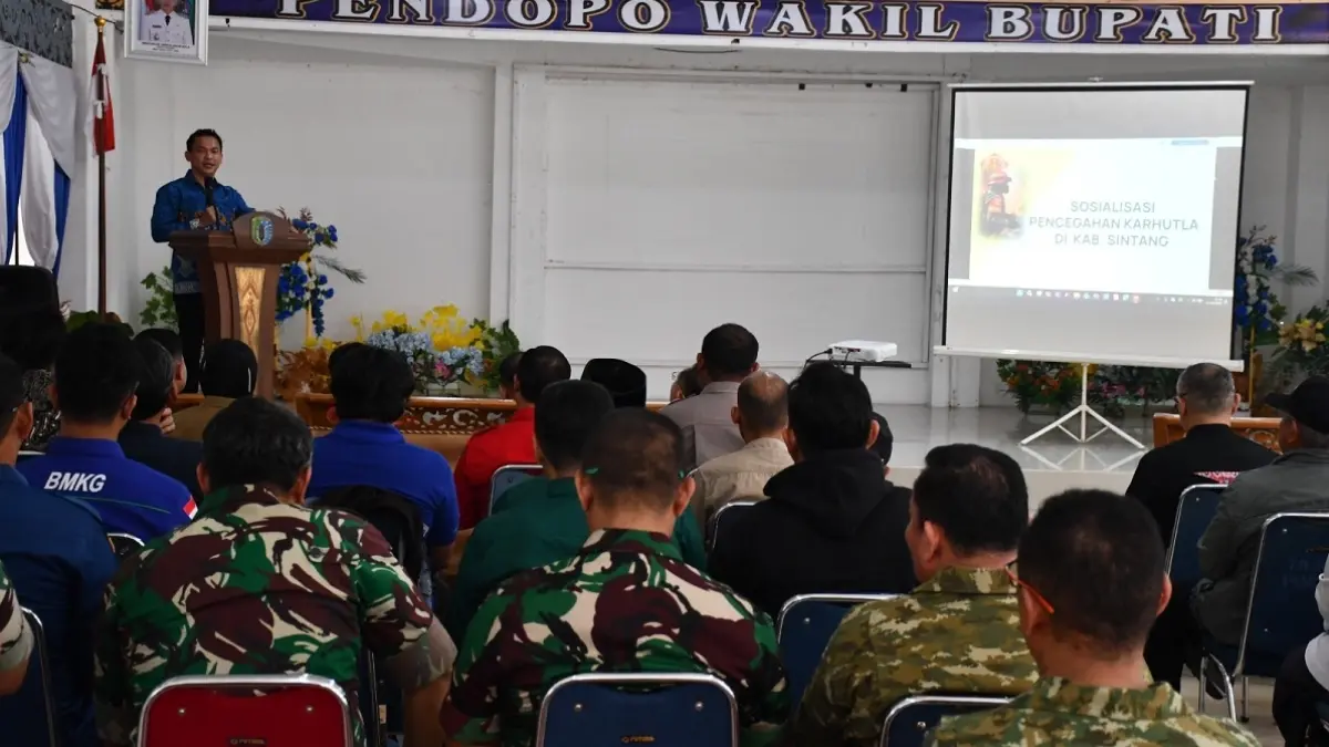 Wakil Bupati Sintang Florensius Ronny mengatakan, Bupati Sintang telah memberikan arahan agar rencana pengadaan ekskavator tersebut diajukan kepada DPRD Sintang. (ISTIMEWA)