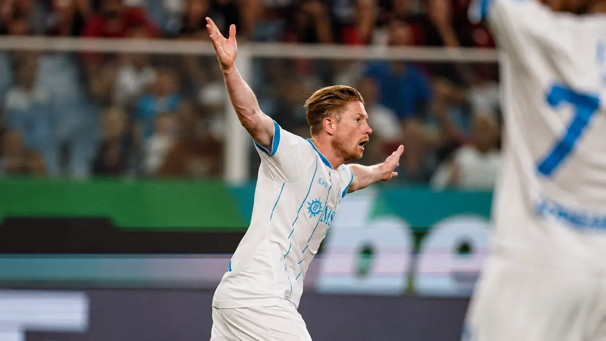 Kevin De Bruyne kembali menjadi perhatian dalam laga melawan Como nanti, setelah tampil dari bangku cadangan dan langsung berkontribusi ketika Napoli mengalahkan Genoa. (IG@officialsscnapoli)