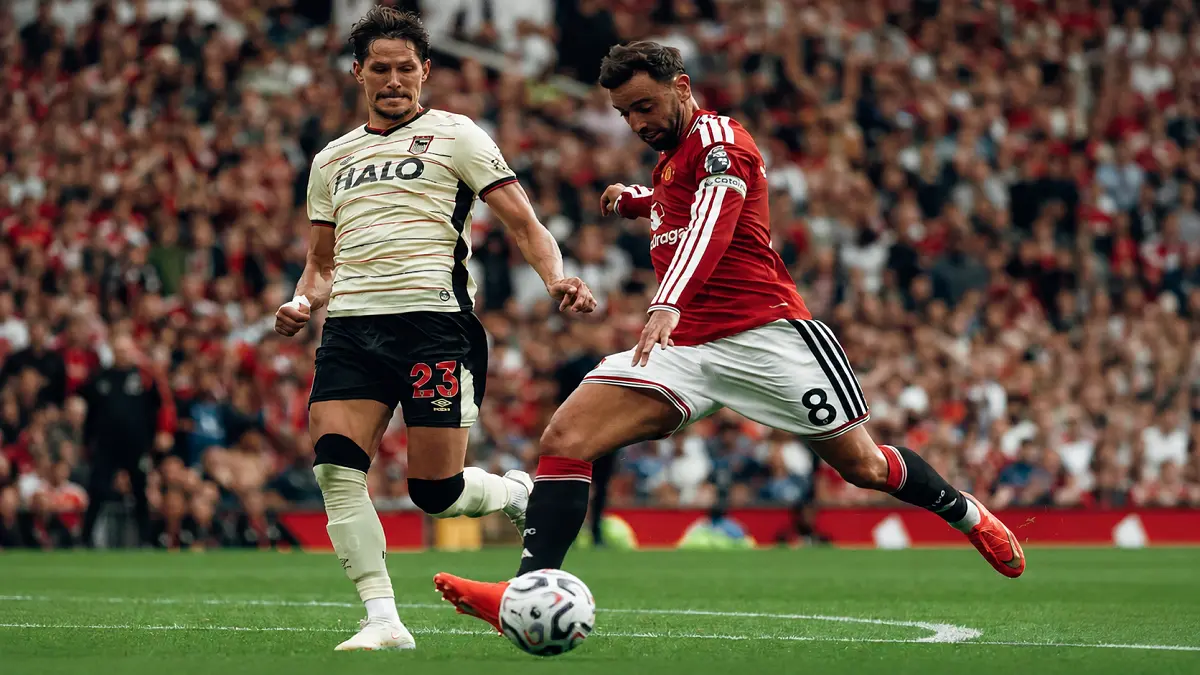 Bruno Fernandes menjadi pemain paling menentukan dengan mencetak hattrick saat MU menghancurkan Ipswich Town 5-2 di Old Trafford, Minggu (30/8/2026). (FB. Manutd)
