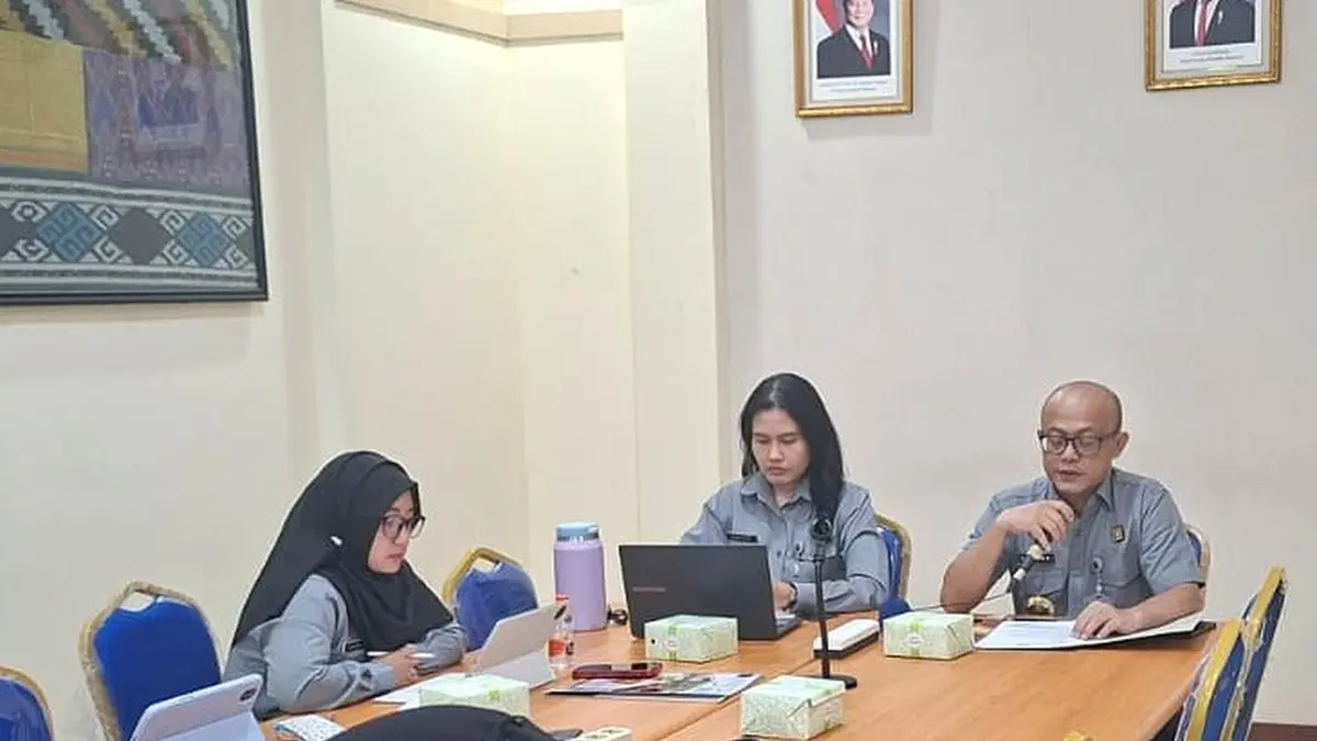 Kanwil Kemenkum Kalbar menggelar rapat harmonisasi Raperbup Kubu Raya tentang kelembagaan dan tata kerja UPTD Puskesmas, Selasa (1/9). (DOK KANWIL KEMENKUM KALBAR)