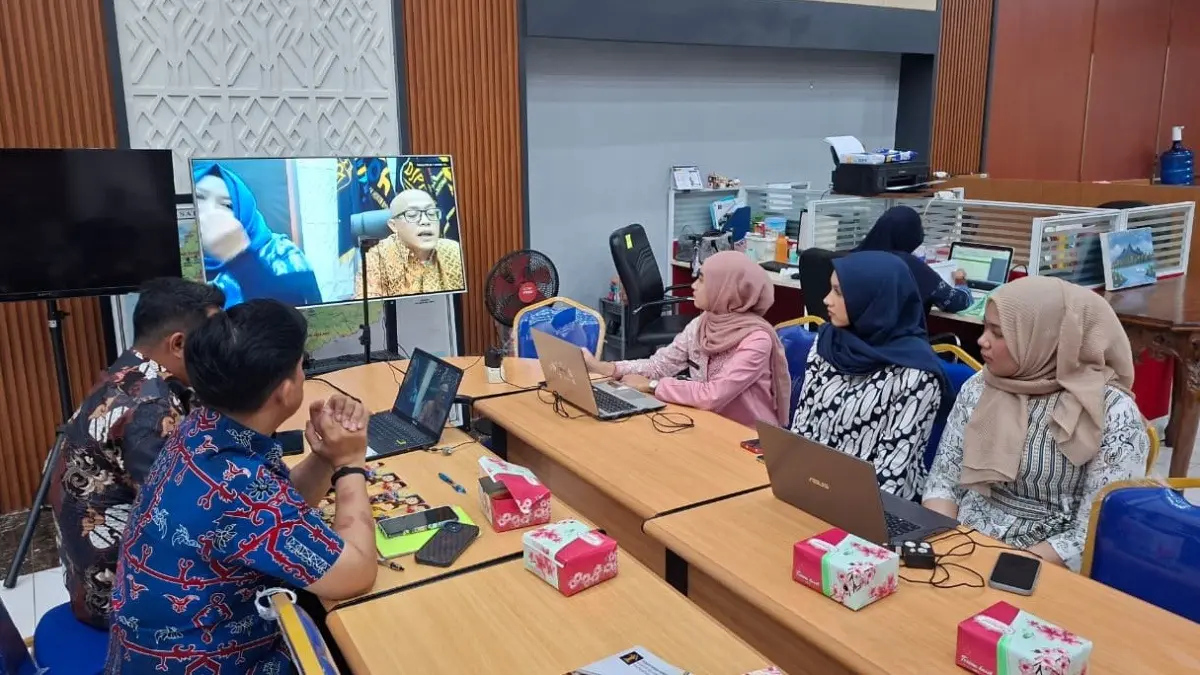 Kanwil Kemenkum Kalbar menggelar rapat harmonisasi Rapergub Kalbar tentang Sistem Manajemen Keamanan Informasi di lingkungan Pemprov Kalbar pada Kamis (20/8). (DOK KANWIL KEMENKUM KALBAR)