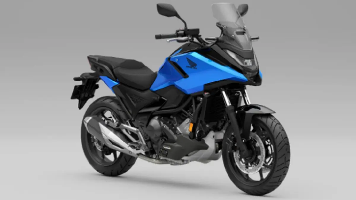 Honda NC750X 2027 hadir di Eropa dengan dua warna baru, mesin 745 cc, pilihan transmisi DCT, dan bagasi berkapasitas 23 liter. (GREATBIKER)