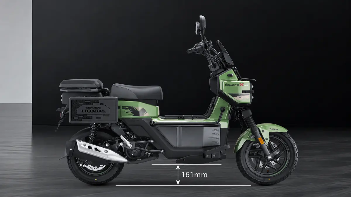 Honda Square X125 saat meluncur di Vietnam dengan desain kotak dan karakter skutik untuk aktivitas harian serta luar ruang. (vnexpress)