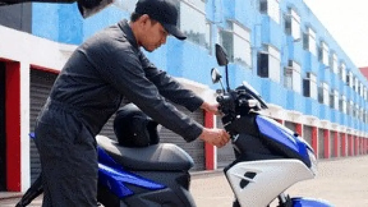 Ilustrasi memanaskan motor.