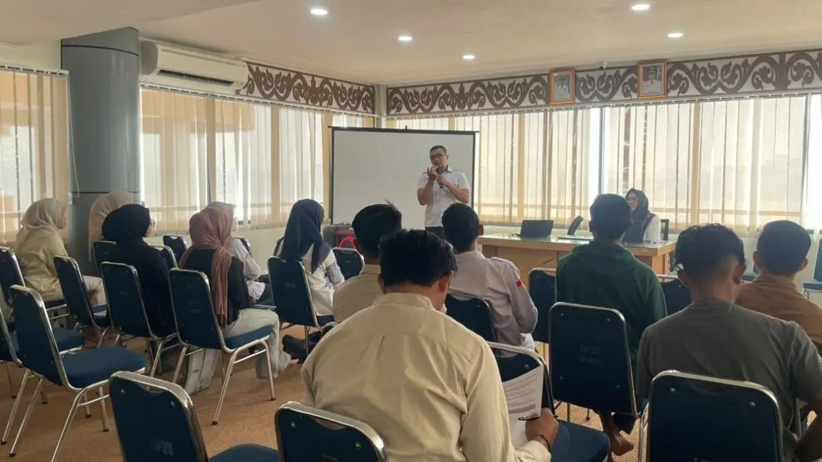 Kanwil Kemenkum Kalbar menggelar edukasi hukum bagi calon pengantiin di KUA Pontianak Utara pada Rabu (2/9). (ISTIMEWA)