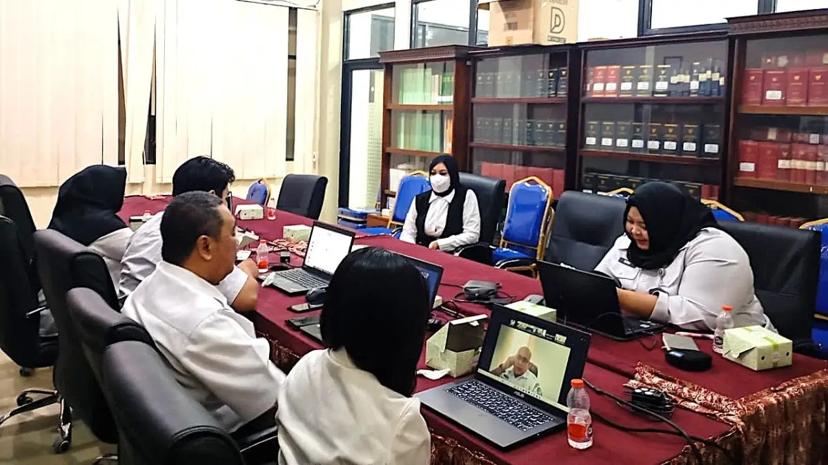 Kanwil Kemenkum Kalbar menggelar rapat harmonisasi Raperda Landak tentang PBG dan SLF pada Rabu (2/9). (ISTIMEWA)