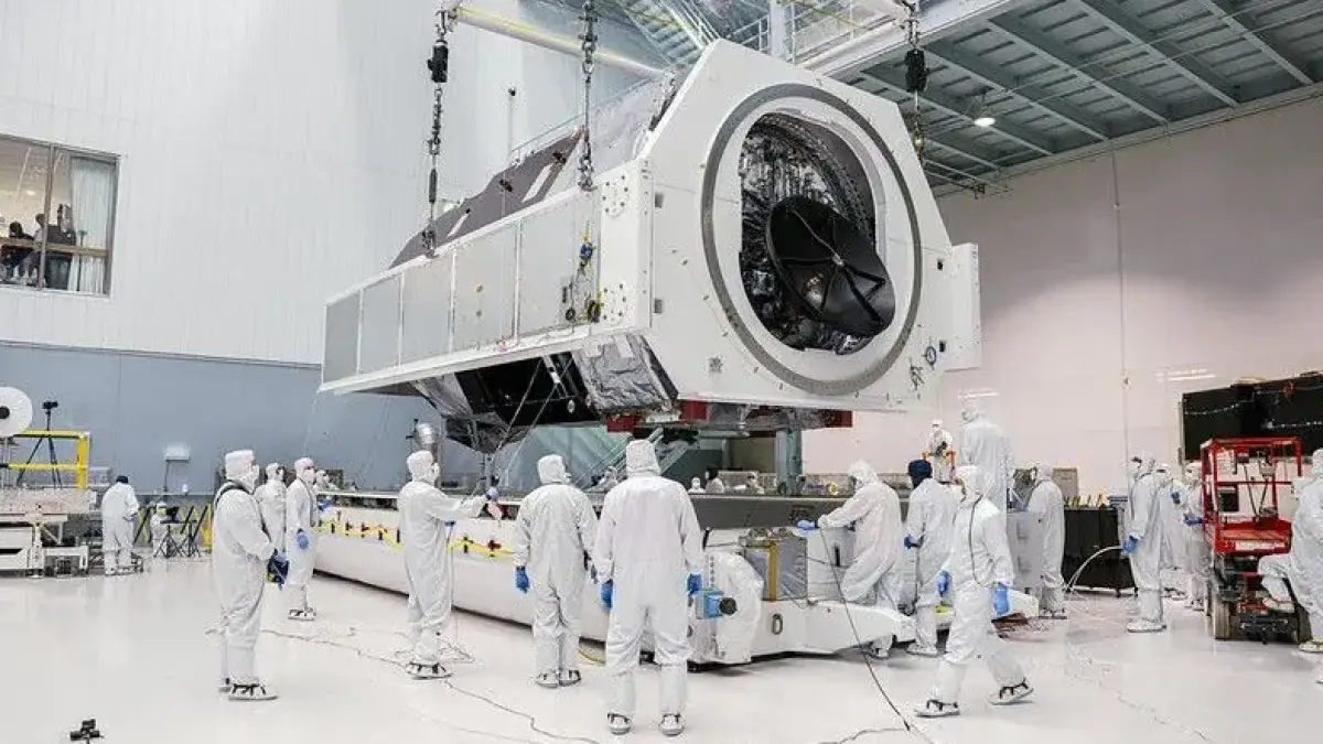 Teleskop Antariksa Roman harus diangkut ke lokasi peluncurannya di Florida. (DOK.NASA)