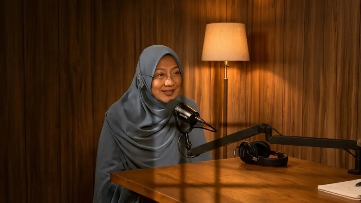 Aisyah Dahlan menjelaskan perbedaan antara perempuan berkarya, mencari nafkah, dan menjemput rezeki dalam rumah tangga.