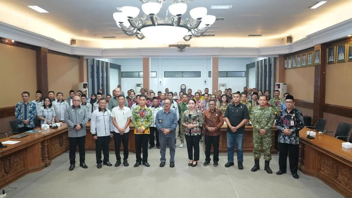 Bupati Yohanes Ontot membuka rakor FKUB se-Kabupaten Sanggau, pada Kamis (3/9). (ISTIMEWA)