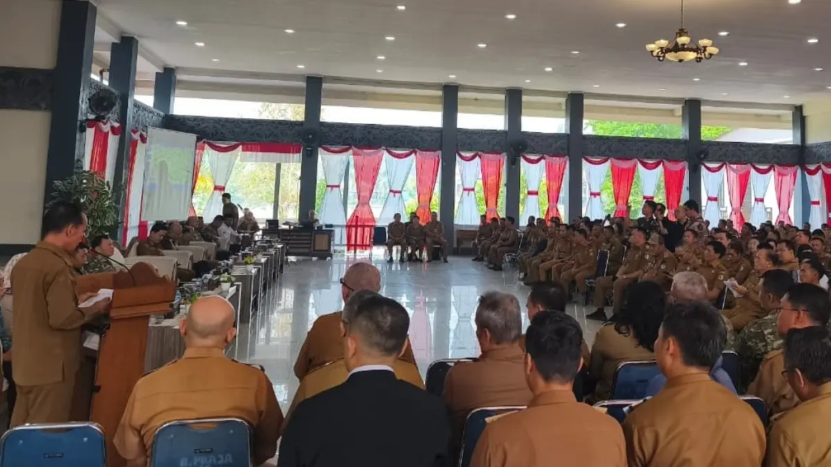 Rapat Kerja Kepala Desa se-Kabupaten Sintang yang digelar Dinas Pemberdayaan Masyarakat dan Desa (PMD).(RISKA PONTIANAK POST) 



