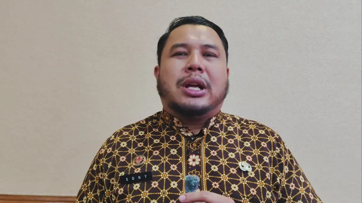 Sekretaris DPMPemdes Kabupaten Sanggau, Sony Perdana Ndun, menyampaikan informasi terkait persiapan pelaksanaan Pilkades serentak 2027 di Kabupaten Sanggau. (ISTIMEWA)