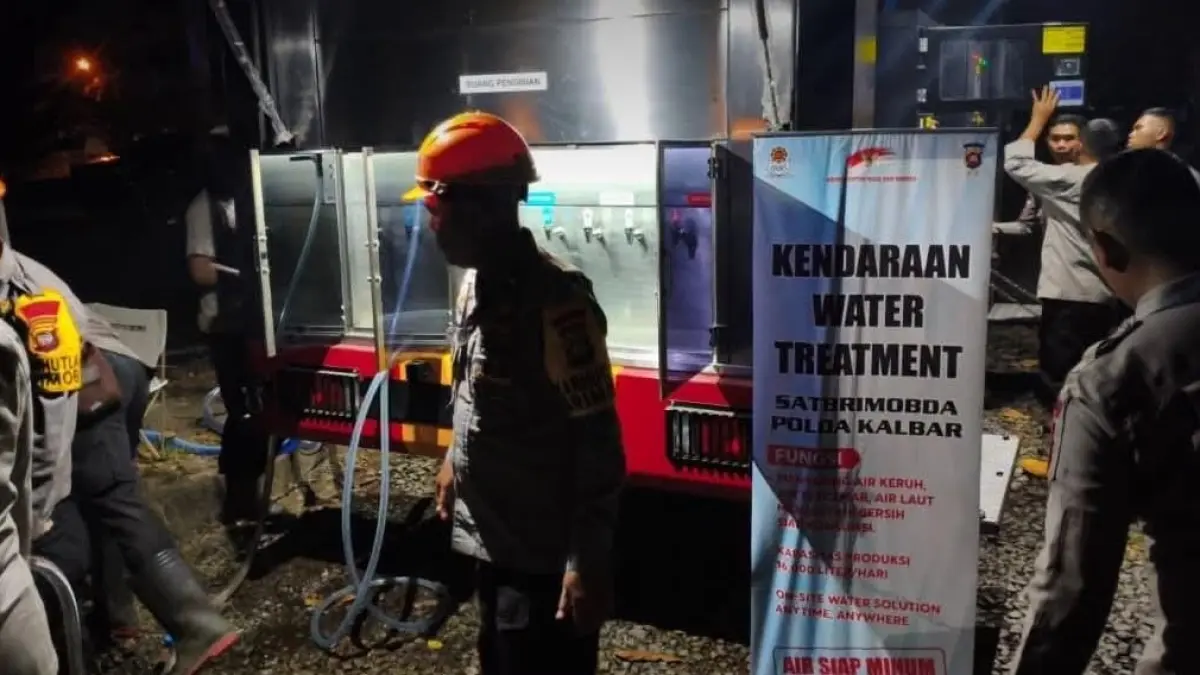 Teknologi water treatment dikerahkan Polda Kalbar untuk membantu krisis air yang dialami warga terdampak karhutla di Dusun Lintang Batang, Desa Teluk Bakung, Kecamatan Sungai Ambawang.