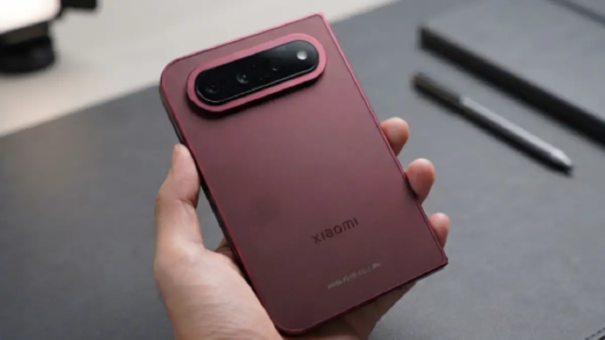 Xiaomi 18 Fold disebut membawa RAM LPDDR6 dan chipset Xring O3 untuk menantang iPhone Ultra serta Galaxy Z Fold 8. (Dok. Xiaomi)