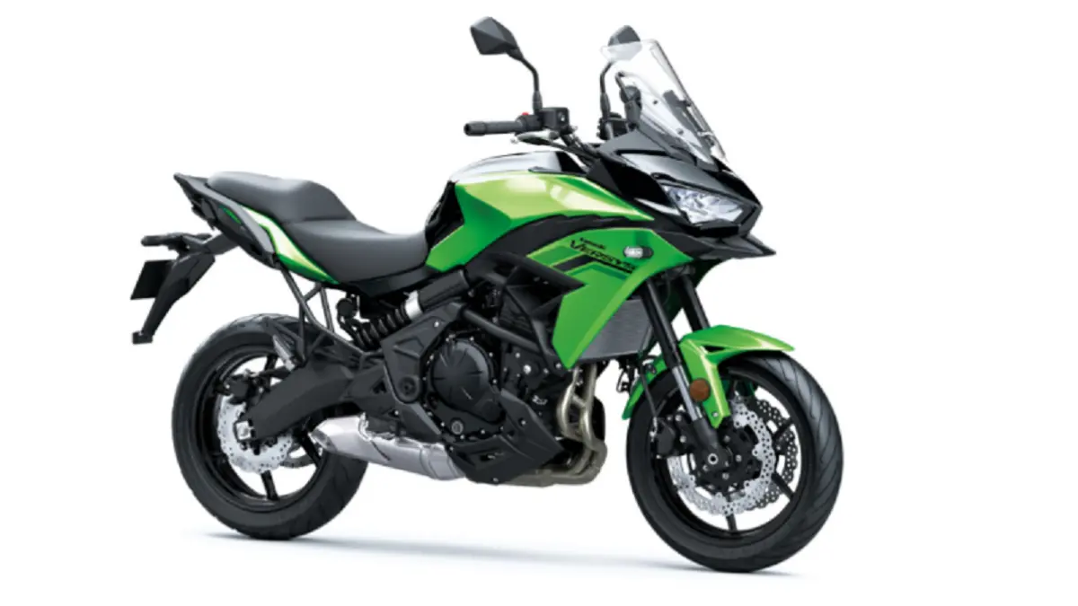Kawasaki Versys 650 2027 mendapat penyegaran warna dan grafis, serta tetap membawa mesin 649 cc dan tangki 20 liter. (RESPONSE.JP)