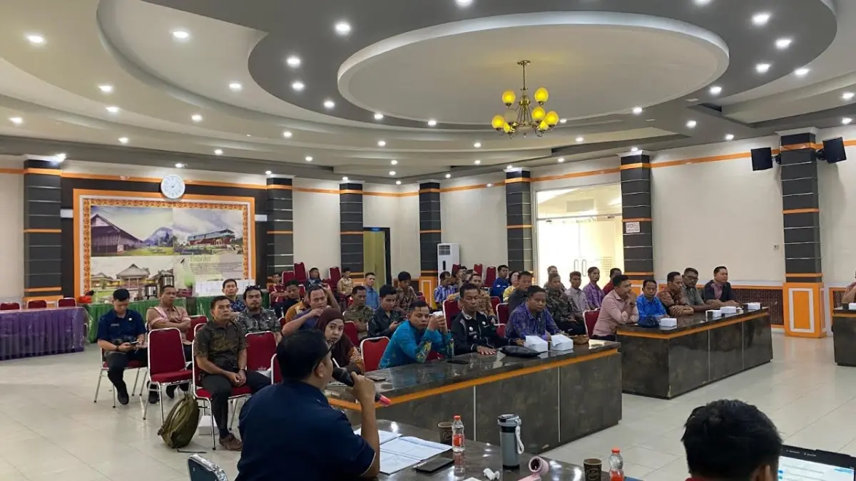  Suasana rapat percepatan pembentukan empat kecamatan di Balai Praja Kantor Bupati Sintang, Kamis (3/9). (RISKA / PONTIANAK POST)
