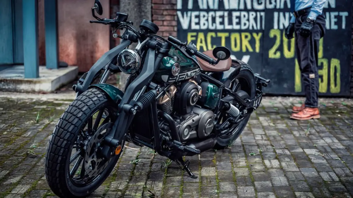 Benda Napoleon Bob 125 mengusung desain bobber retro dengan mesin V-Twin 124,6 cc dan fitur ABS. (Dok.BENDA)