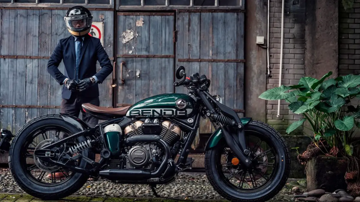 Napoleon 125 dirancang sebagai bobber modern dengan jok rendah, desain tegas, serta perpaduan gaya klasik dan teknologi masa kini. (gpone)