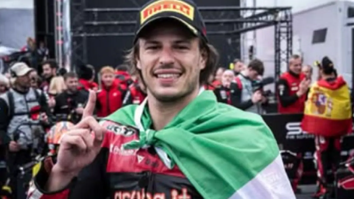 Nicolò Bulega saat mendominasi balapan World Superbike di Magny-Cours.(INSTAGRAM/@nicolo_bulega11)